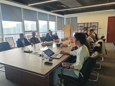 攜手同行，共探智慧未來——圖書館代表團(tuán)赴超星集團(tuán)河南分公司參觀交流